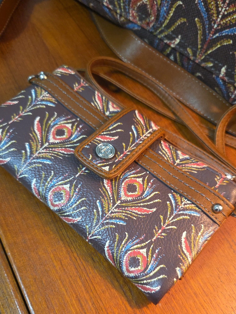 Relic Brown Peacock-Feather Crossbody Bag with Matching Wallet - Picture 2 of 16